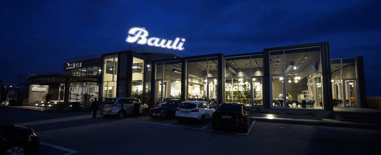 高速公路上的包利